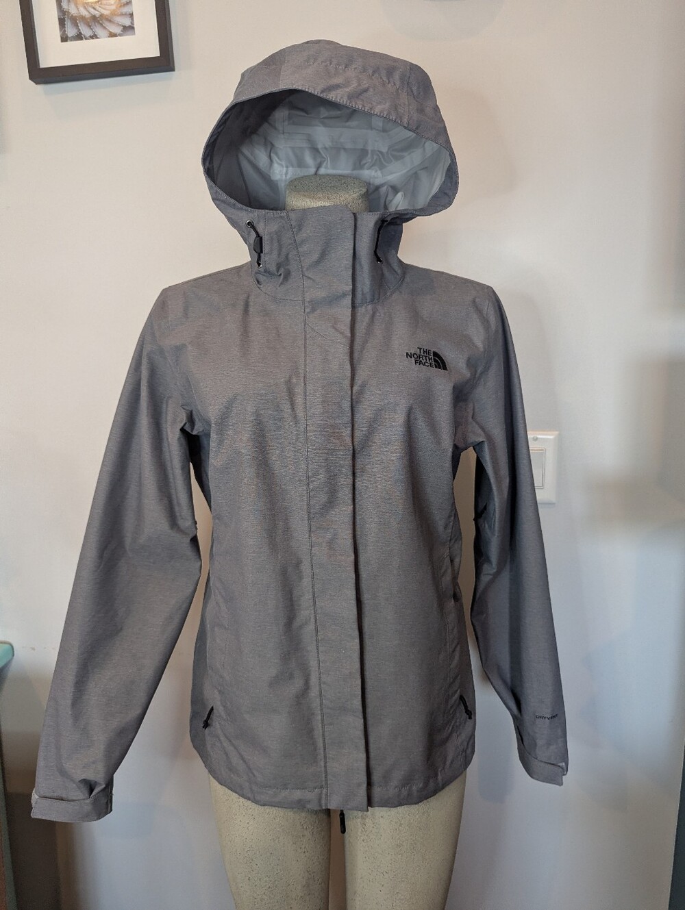 The North Face Dryvent Rain Jacket Gray New Without Tags Women's Medium